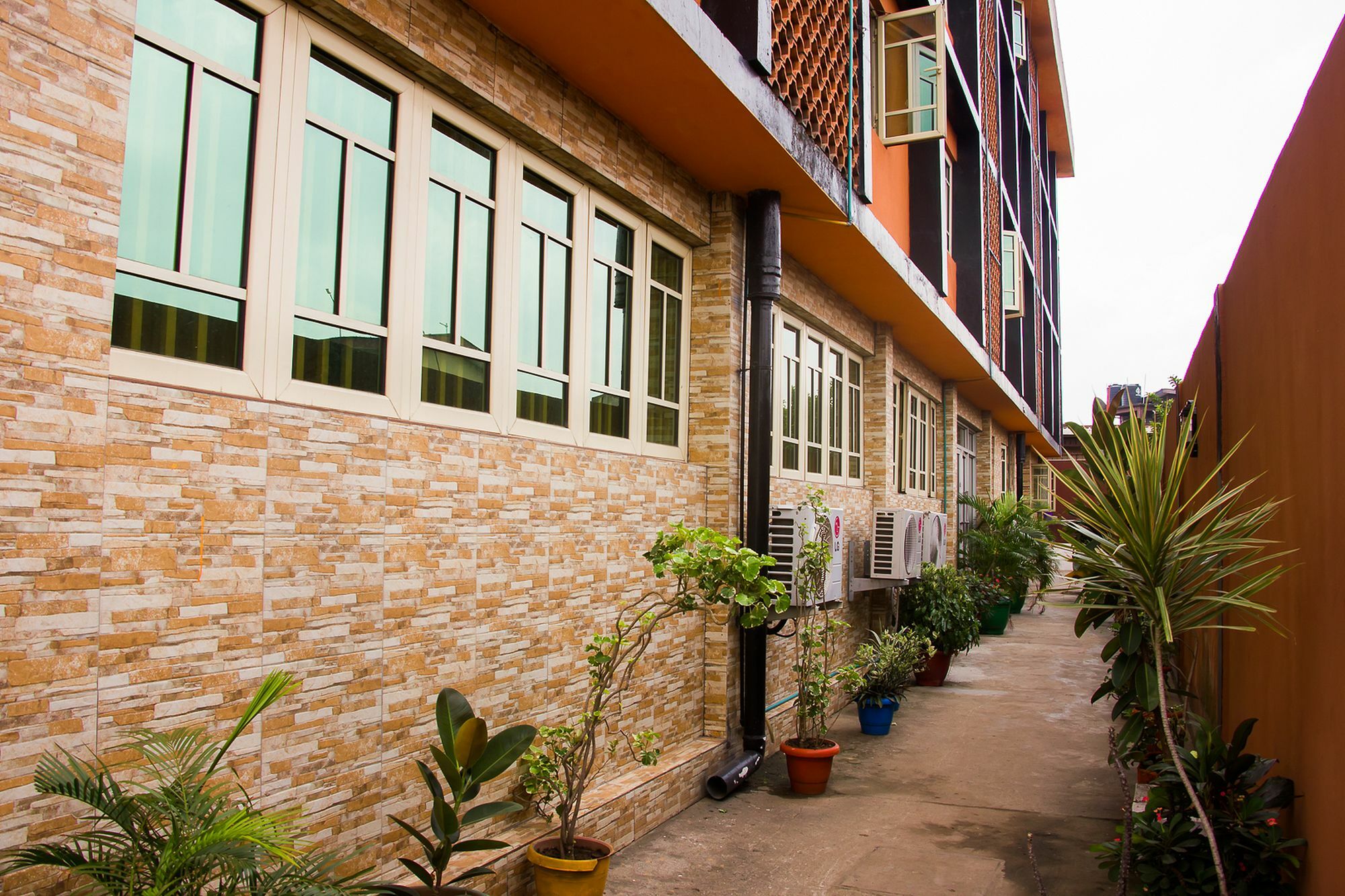 Apollo Hotel Lagos Exterior photo